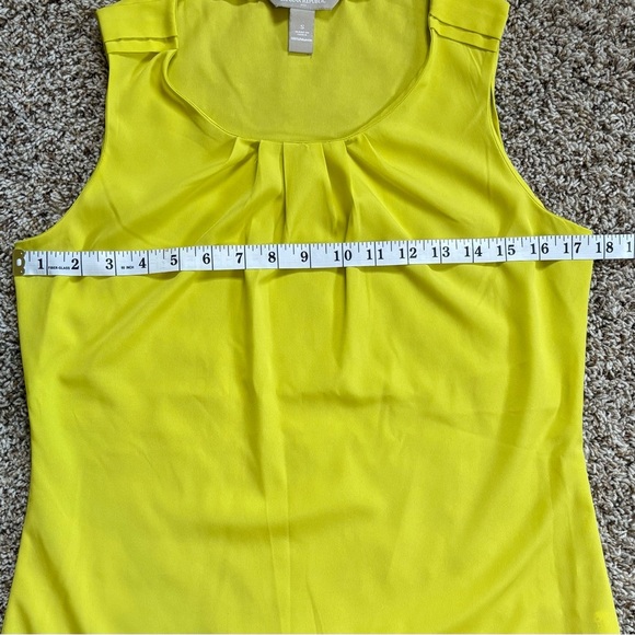 4/25$ Banana Republic Pleated Sleeveless Blouse Size Small - Picture 4 of 6